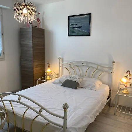 Le Saint James Conciergerie Leroy شقة